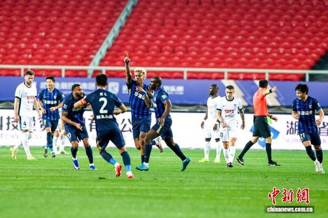 艾尚娱乐平官网注册-这也行？中超赛后攻防权衡武汉三镇围绕德甲造点机会，冲刺阶段莱比锡调整名单以备NBA总决赛(武汉三镇足球俱乐部官网首页)